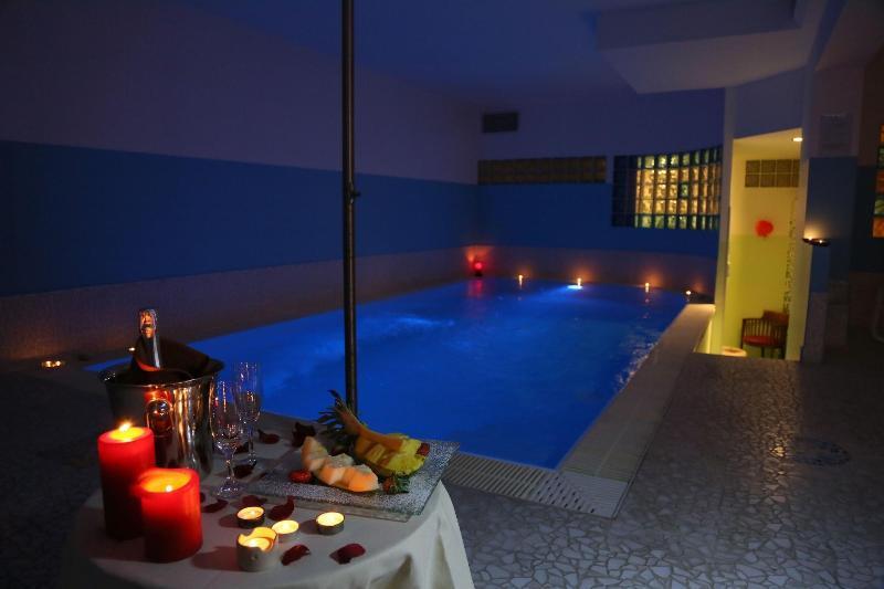Hotel Cristina Rocca San Giovanni Bagian luar foto