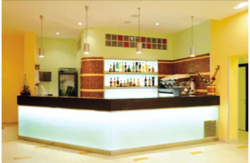 Hotel Cristina Rocca San Giovanni Bagian luar foto