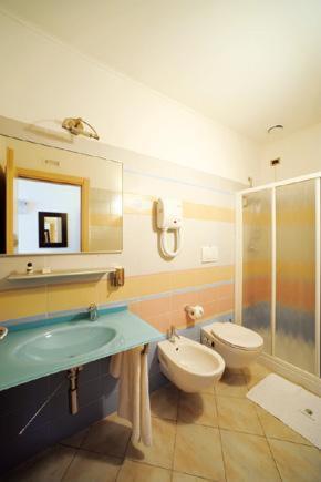 Hotel Cristina Rocca San Giovanni Bagian luar foto