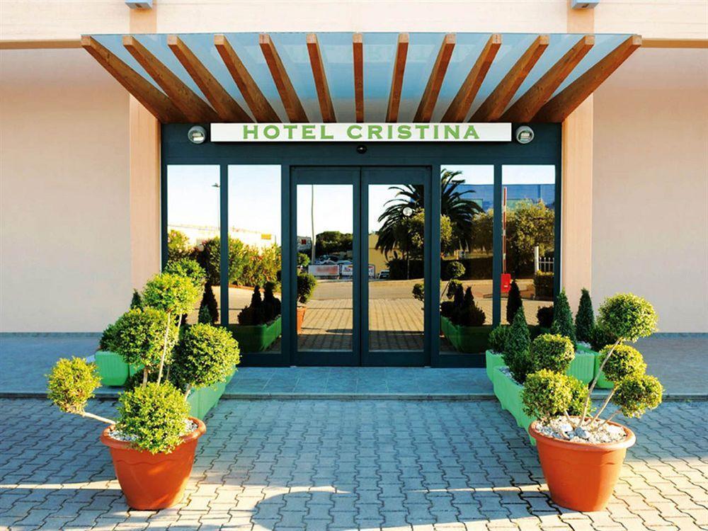 Hotel Cristina Rocca San Giovanni Bagian luar foto