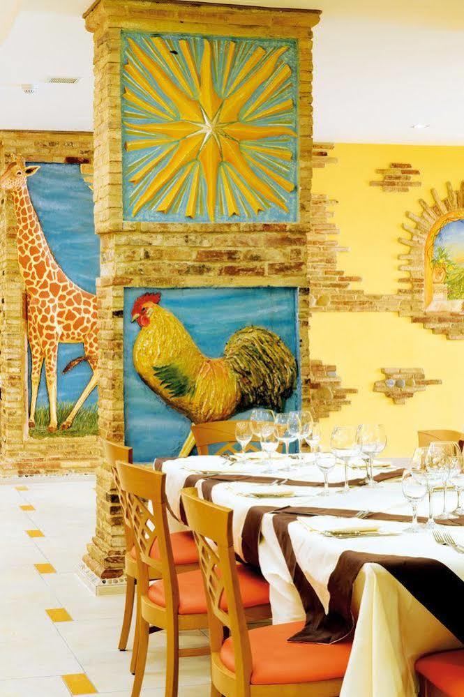 Hotel Cristina Rocca San Giovanni Bagian luar foto