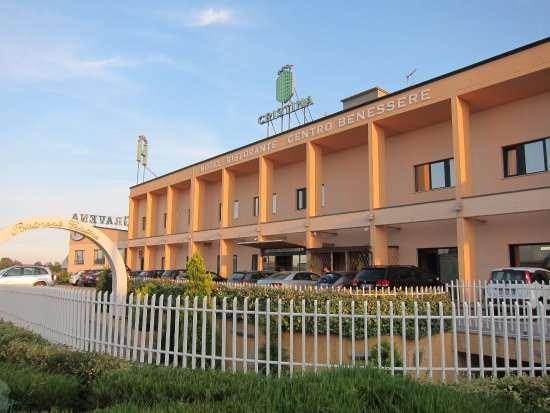 Hotel Cristina Rocca San Giovanni Bagian luar foto